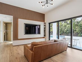 12100 NW 21st Ct, Plantation FL 33323