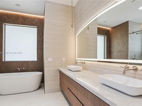 12100 NW 21st Ct, Plantation FL 33323