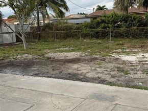 59 E 14th St, Hialeah FL 33010