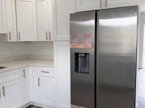 59 E 14th St, Hialeah FL 33010