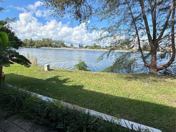 3370 Beau Rivage Dr B8, Pompano Beach FL 33064