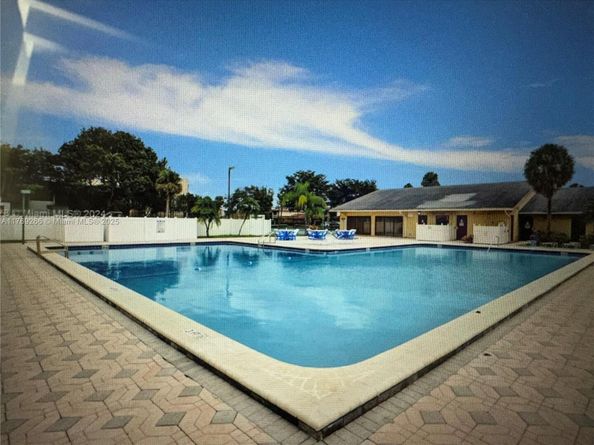 3370 Beau Rivage Dr B8, Pompano Beach FL 33064