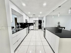 7005 NW 94th Ave, Tamarac FL 33321