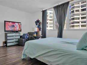 905 Brickell Bay Dr 1121, Miami FL 33131