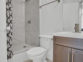 905 Brickell Bay Dr 1121, Miami FL 33131