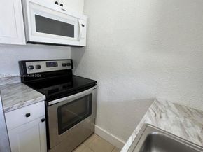 2209 NW 6th St #1, Fort Lauderdale FL 33311