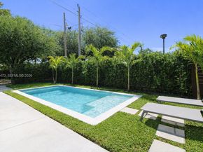 500 NW 43rd St, Miami FL 33127