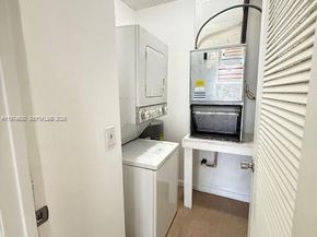 207 Lake Pointe Dr 201, Oakland Park FL 33309