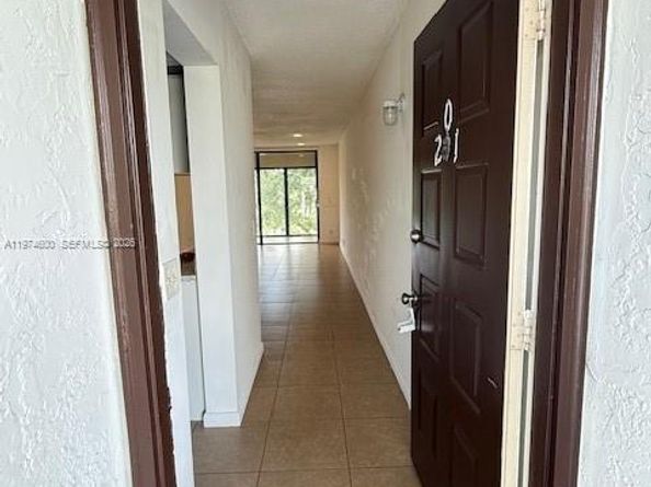 207 Lake Pointe Dr 201, Oakland Park FL 33309
