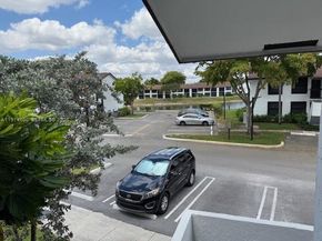 207 Lake Pointe Dr 201, Oakland Park FL 33309