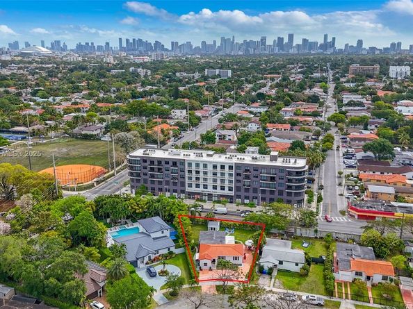 1621 SW 32nd Ct, Miami FL 33145
