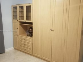 2500 Parkview Dr 2517, Hallandale Beach FL 33009