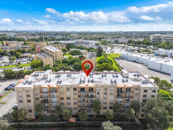 9310 Fontainebleau Blvd 201, Miami FL 33172
