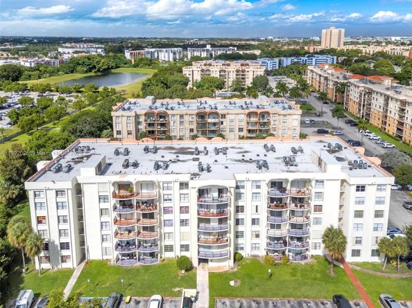9310 Fontainebleau Blvd 201, Miami FL 33172