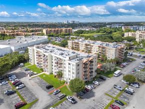9310 Fontainebleau Blvd 201, Miami FL 33172