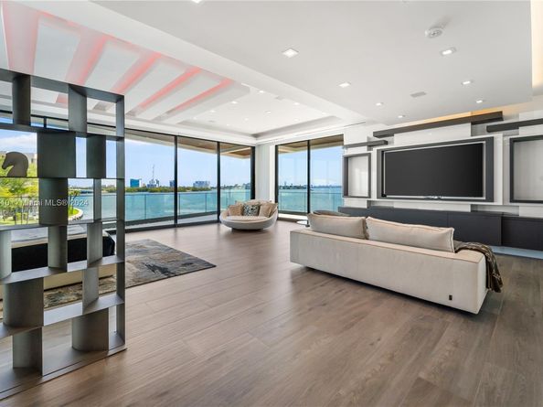 1133 Belle Meade Island Dr, Miami FL 33138