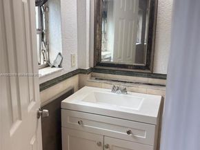 2750 Pierce St 3, Hollywood FL 33020