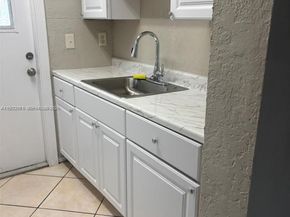 2750 Pierce St 3, Hollywood FL 33020