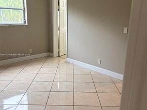 2750 Pierce St 3, Hollywood FL 33020