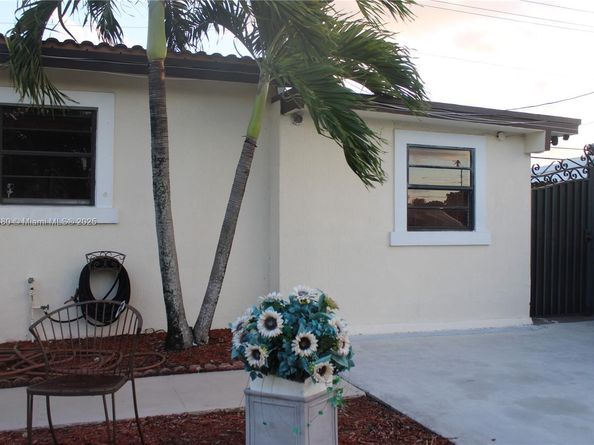 8000 NW 172nd St, Hialeah FL 33015