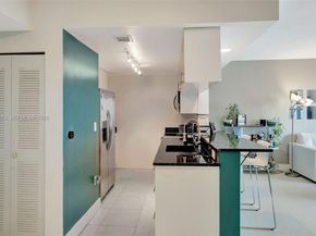 275 NE 18th St PH09, Miami FL 33132