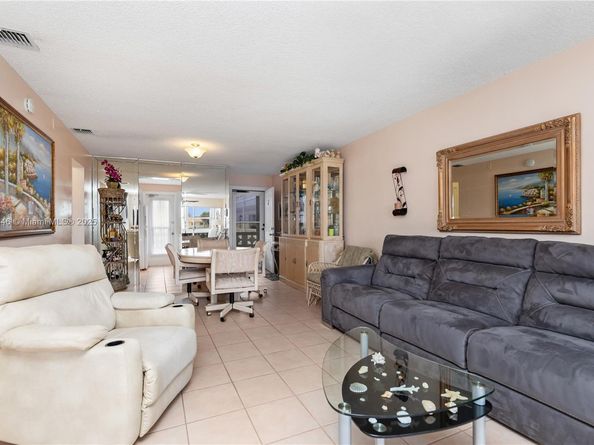 3135 S Ocean Dr 230, Hallandale Beach FL 33009