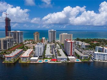 3135 S Ocean Dr