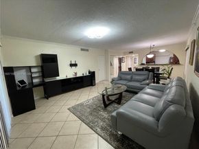 16240 Laurel Dr 101, Weston FL 33326