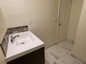 16240 Laurel Dr 101, Weston FL 33326
