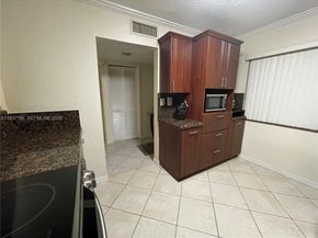 16240 Laurel Dr 101, Weston FL 33326