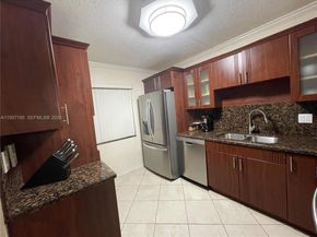 16240 Laurel Dr 101, Weston FL 33326