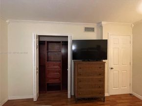 16240 Laurel Dr 101, Weston FL 33326