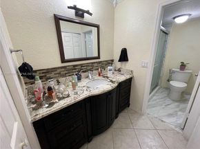 16240 Laurel Dr 101, Weston FL 33326