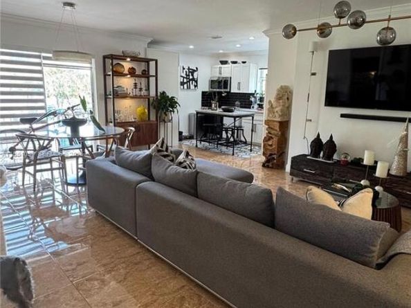 4713 NW 7th St 2051, Miami FL 33126