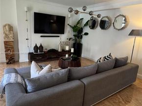 4713 NW 7th St 2051, Miami FL 33126