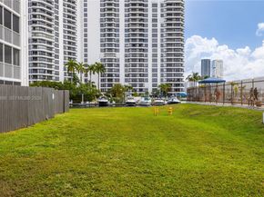 3440 NE 192nd St 1GA, Aventura FL 33180