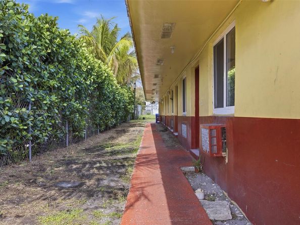 16030 NE 19th Pl, North Miami Beach FL 33162