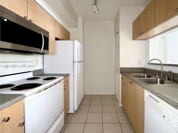 2440 E Preserve Way 208, Miramar FL 33025