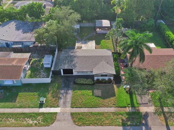 2015 N 58th Ave, Hollywood FL 33021