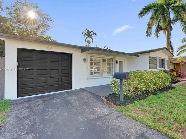 2015 N 58th Ave, Hollywood FL 33021