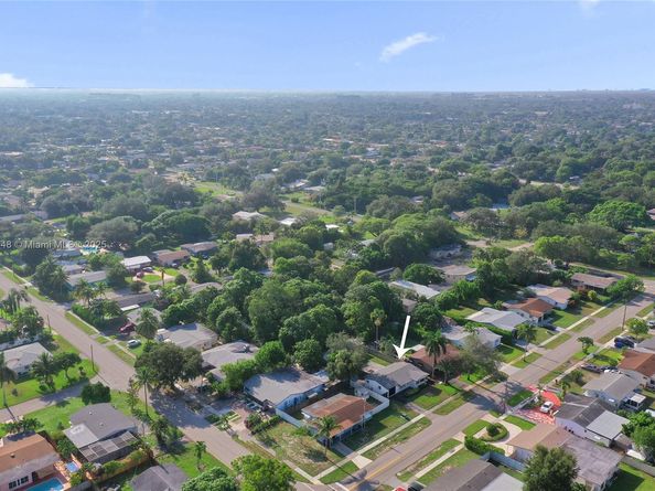 2015 N 58th Ave, Hollywood FL 33021