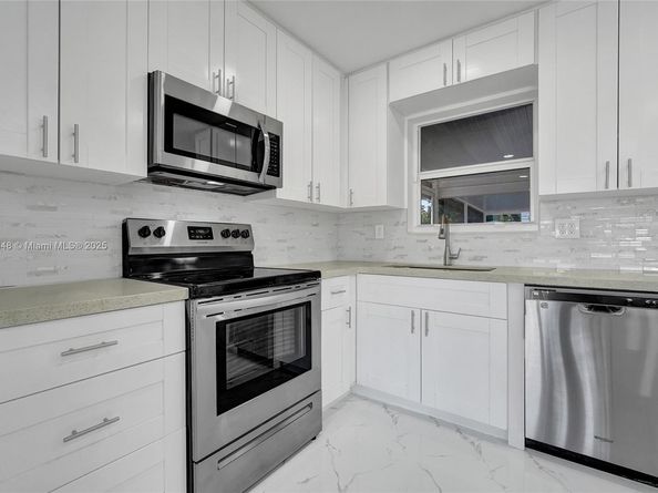 2015 N 58th Ave, Hollywood FL 33021