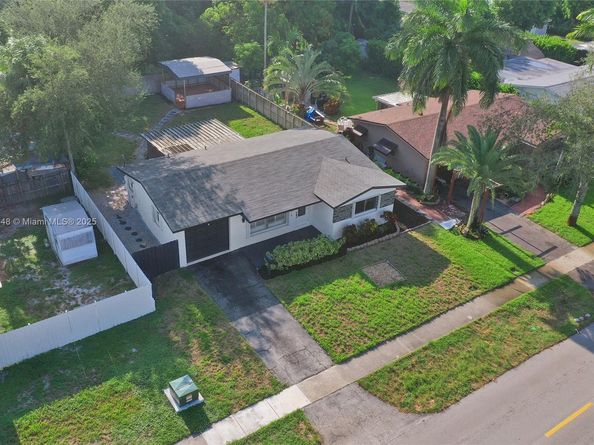 2015 N 58th Ave, Hollywood FL 33021