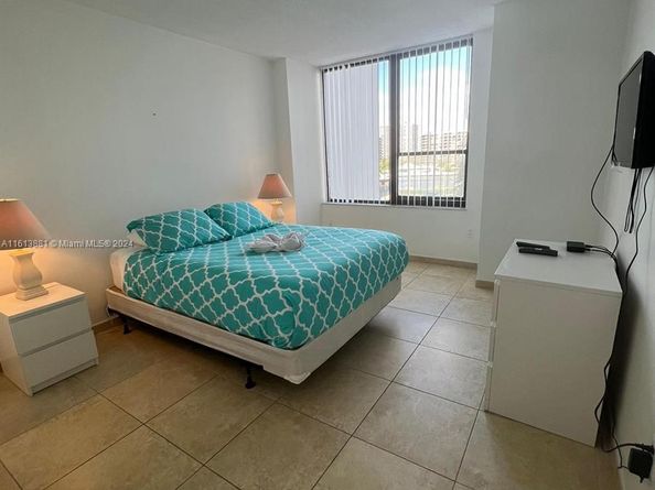 Undisclosed Address #A11613881, Hollywood FL 33019