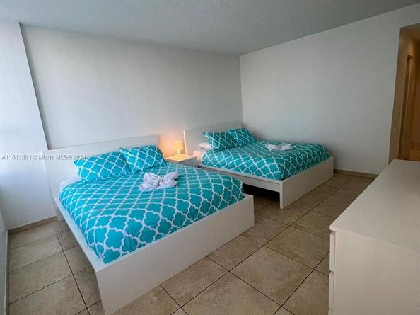 Undisclosed Address #A11613881, Hollywood FL 33019