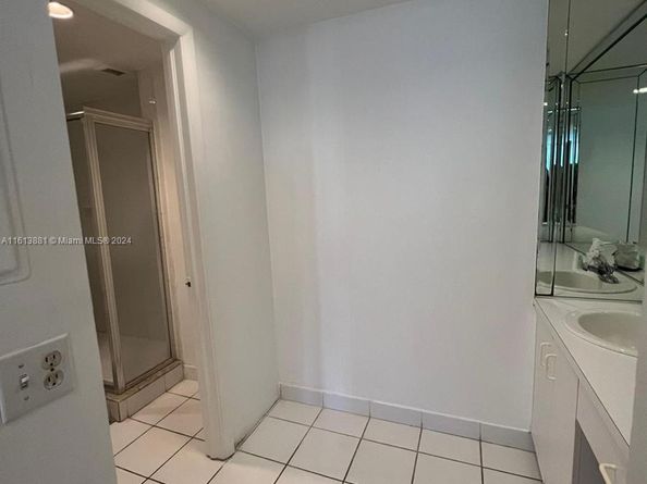 Undisclosed Address #A11613881, Hollywood FL 33019