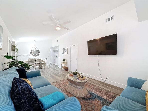 1309 SW 75th Ave, North Lauderdale FL 33068