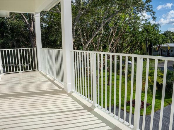 7605 SW 71st Ave, Miami FL 33143