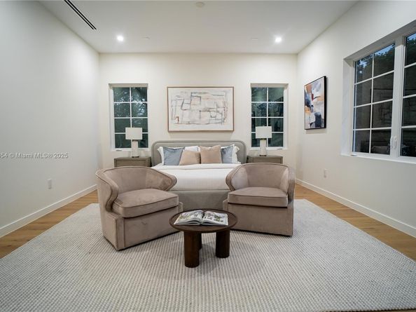 7605 SW 71st Ave, Miami FL 33143