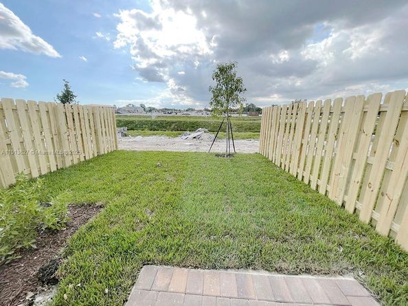 12354 NW 23rd Ct, Miami FL 33167